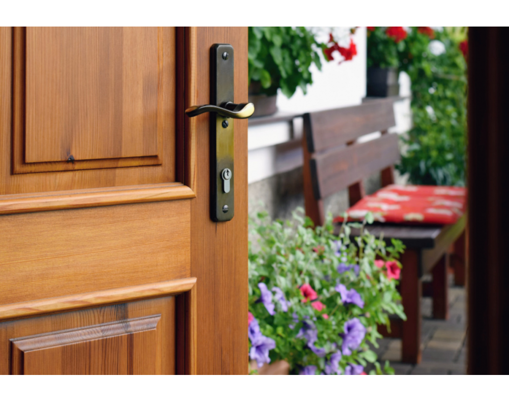 Cum sa alegi manere pentru usi de exterior si porti: ghid complet