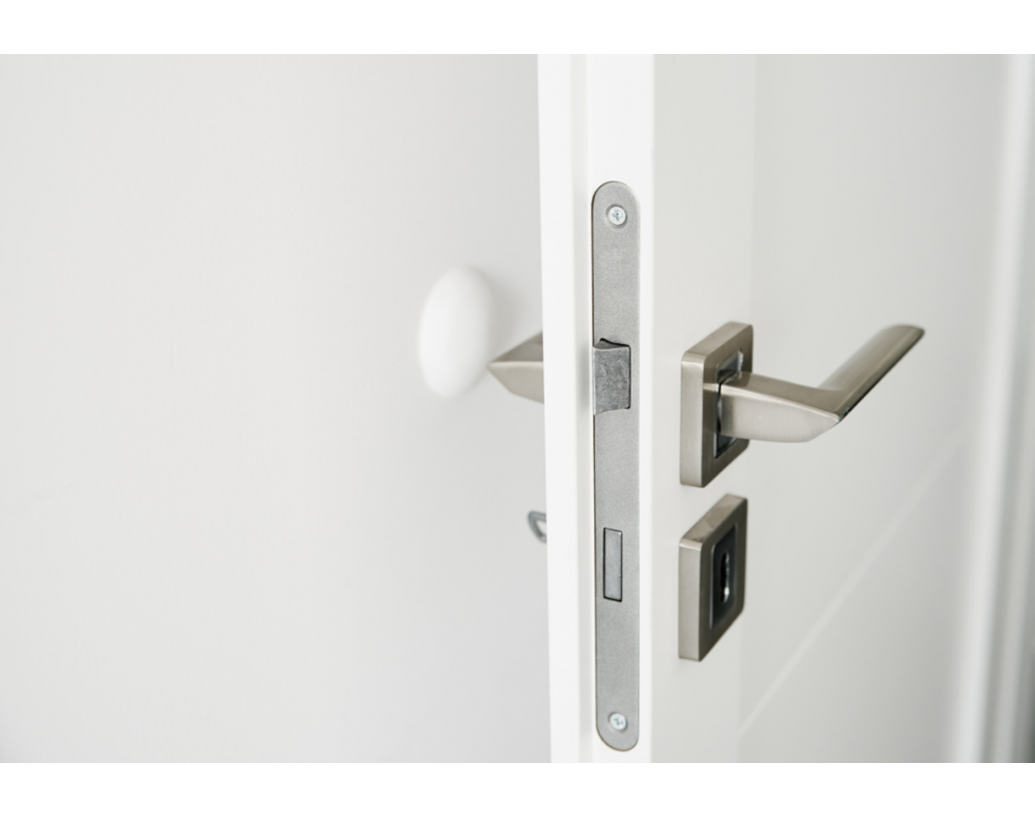 Renovarea unui apartament: sfaturi pentru alegerea feroneriei