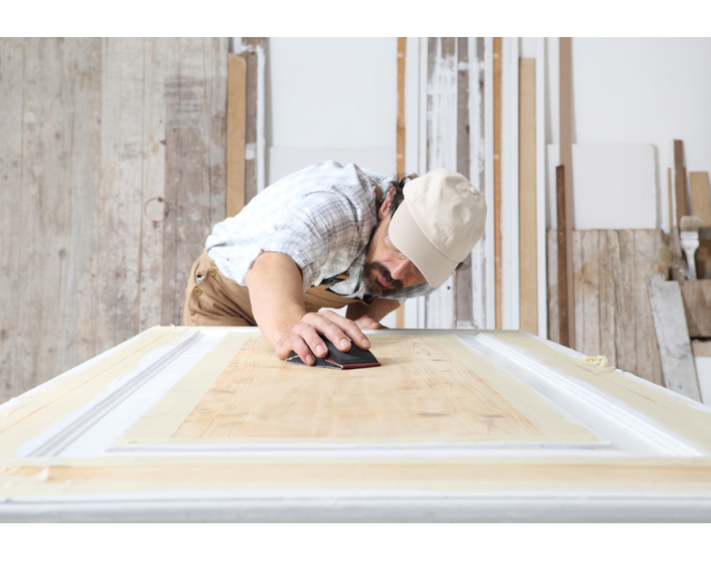 Cum reconditionezi o usa din lemn? 10 sfaturi