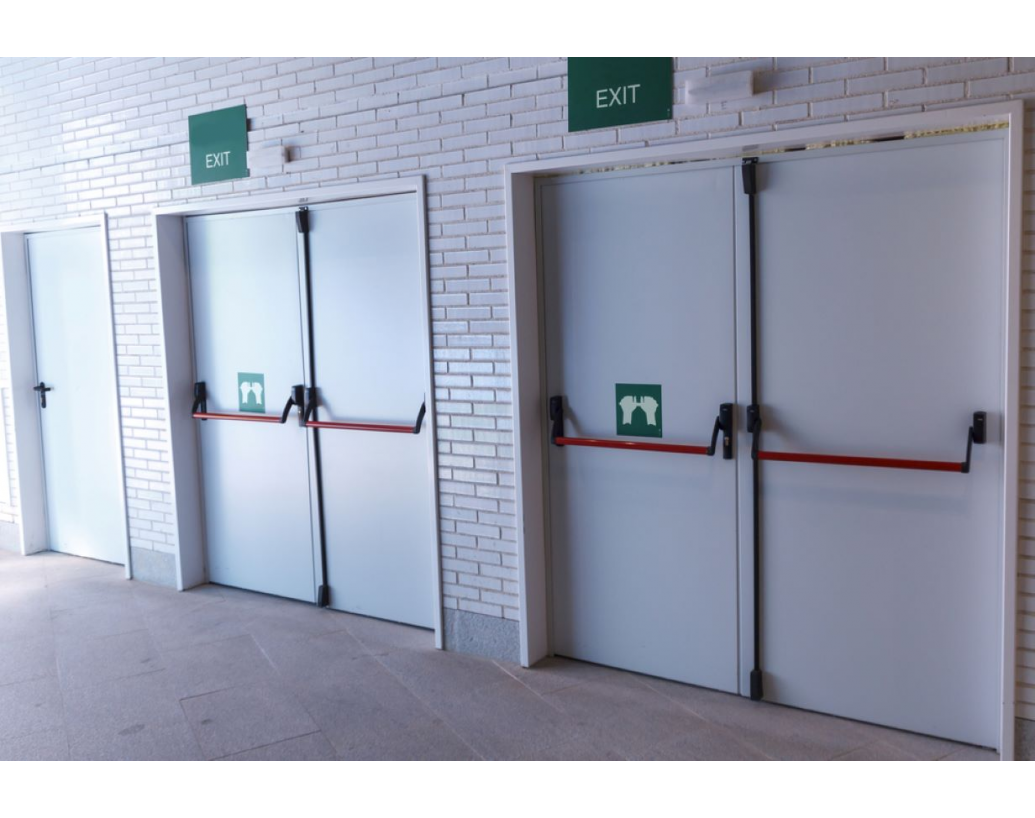 Instalarea corecta a manerelor antipanica pentru usi