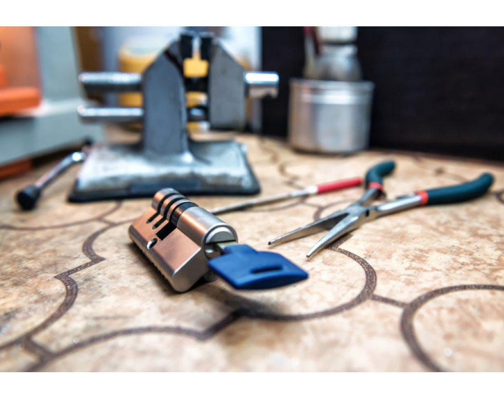 Cum prelungesti durata de viata a unui cilindru de usa?