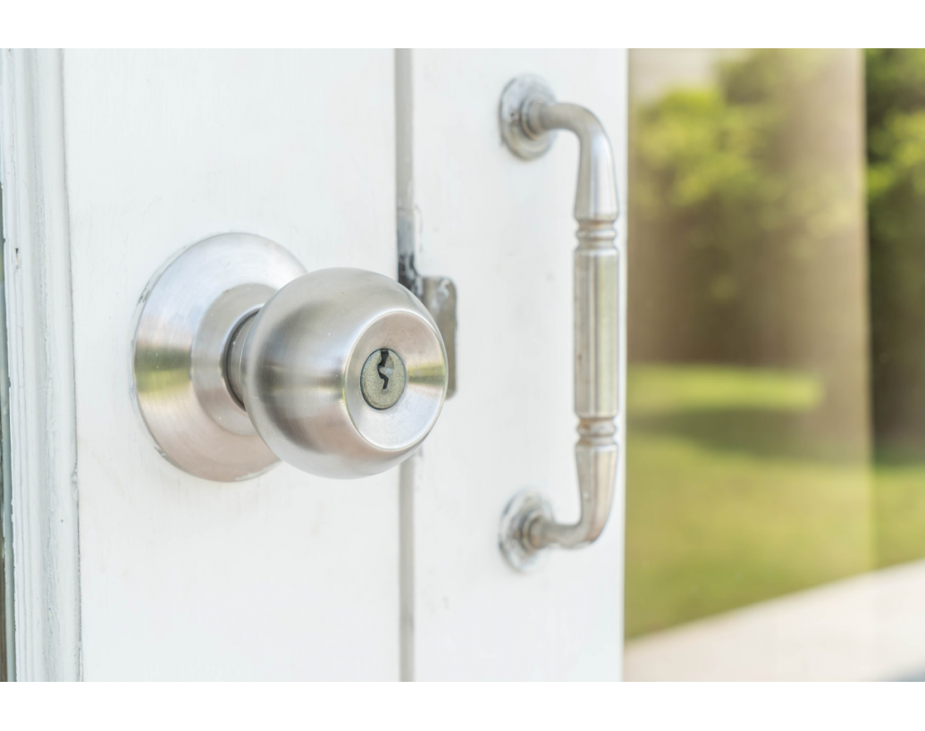 Manere de usa de exterior vs. manere de usa de interior: care sunt principalele diferente?