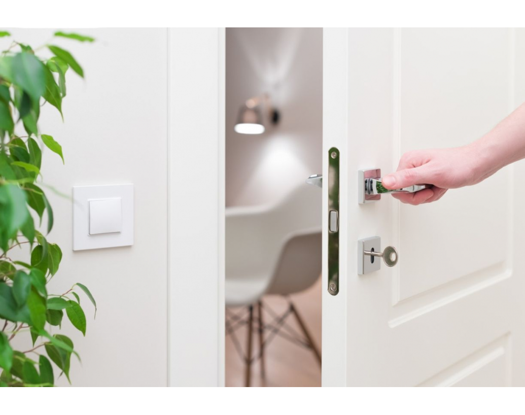 Cum se monteaza o broasca ingropata pentru usa?