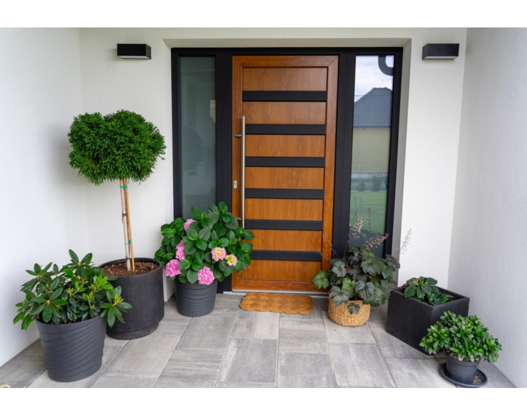 Ghidul complet pentru alegerea si montarea manerelor spatiale la usi de exterior si porti