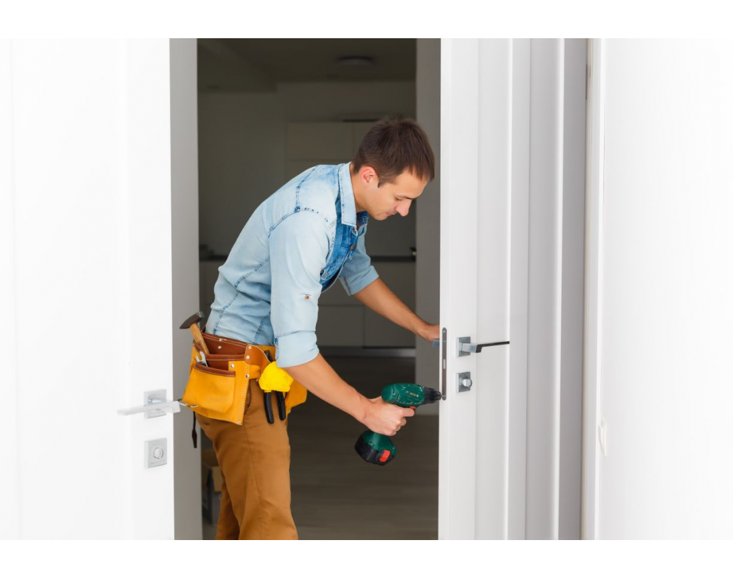 Cum sa inlocuiesti manerul unei usi metalice?