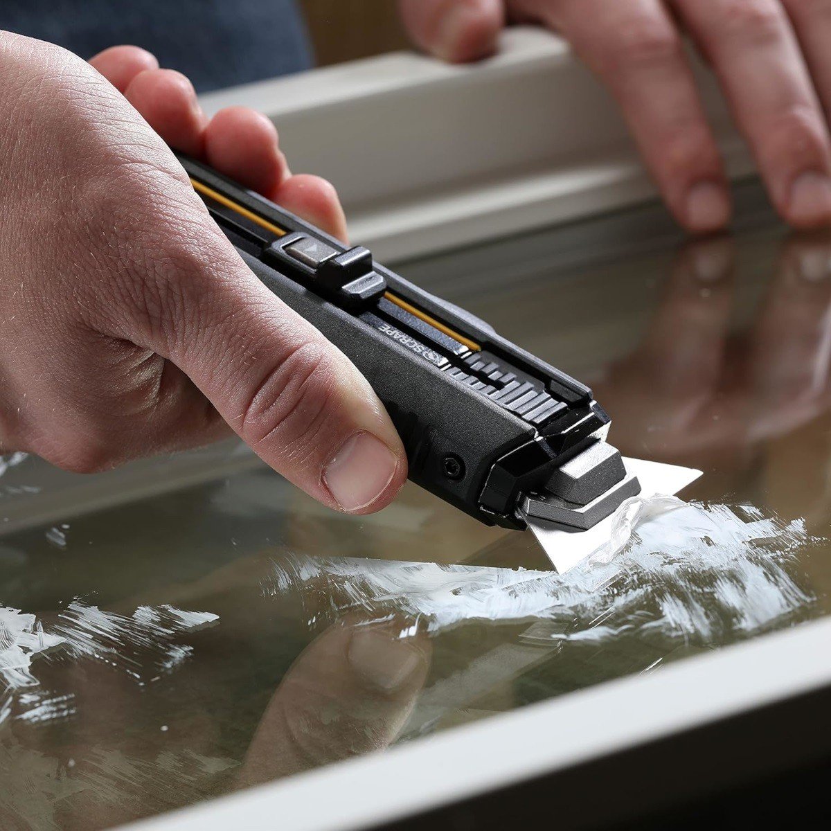 Cutter profesional ToughBuilt TB-H4S5-01, functie racleta geamuri si alte suprafete, schimbare facila functii, 5 lame, metalica