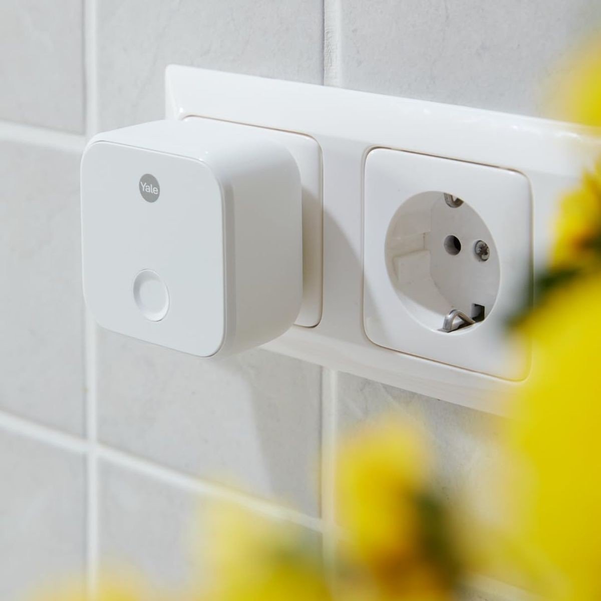 ConnectX Wi-Fi Bridge compatibil cu incuietoarea inteligenta Yale Linus, Bluetooth 4.0, WiFi 2.4 GHz, culoare alb
