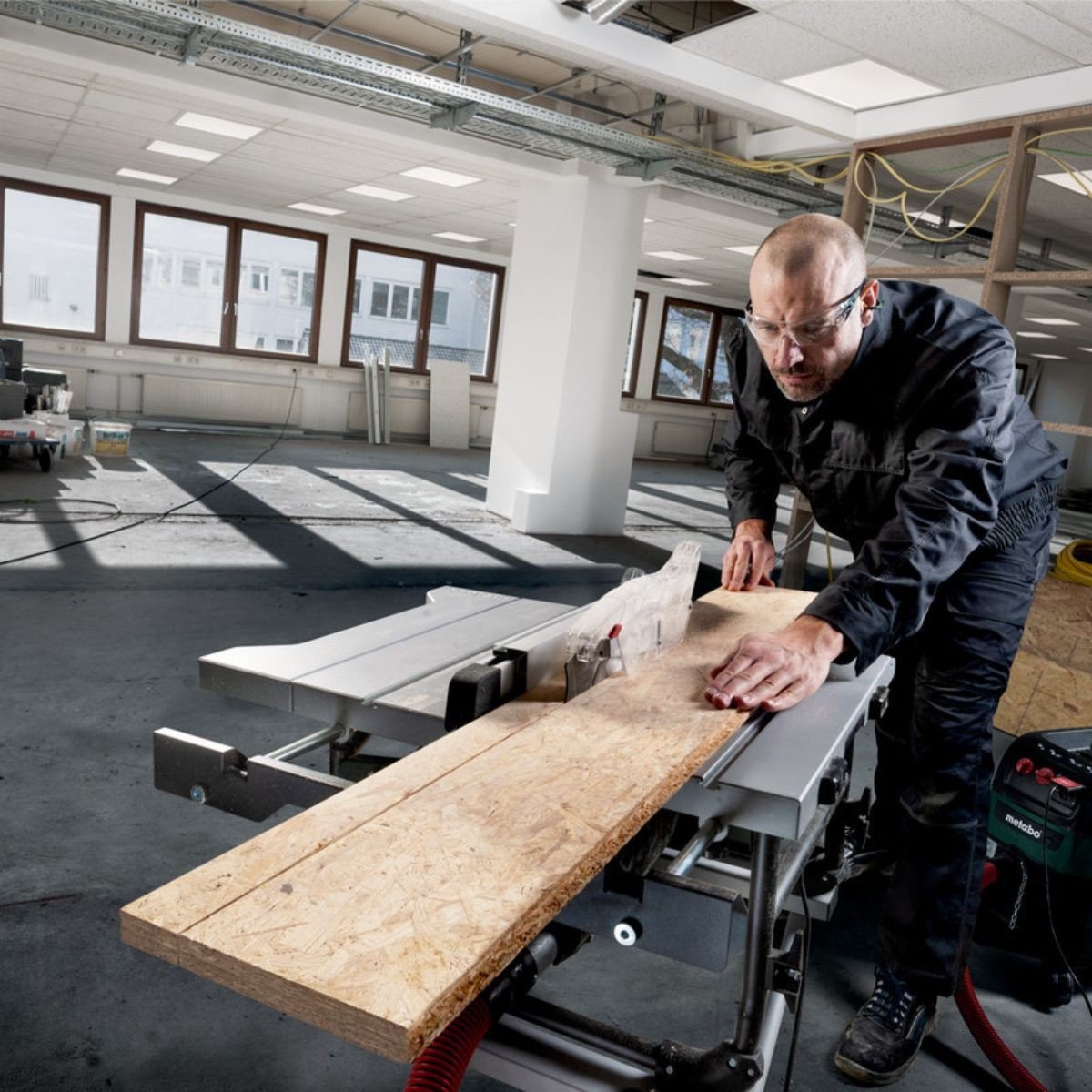 Fierastrau circular cu masa Metabo TS 254 M Set, stativ TSU, sanie de glisare TS, inclinare, alimentare 220V, (691190000)