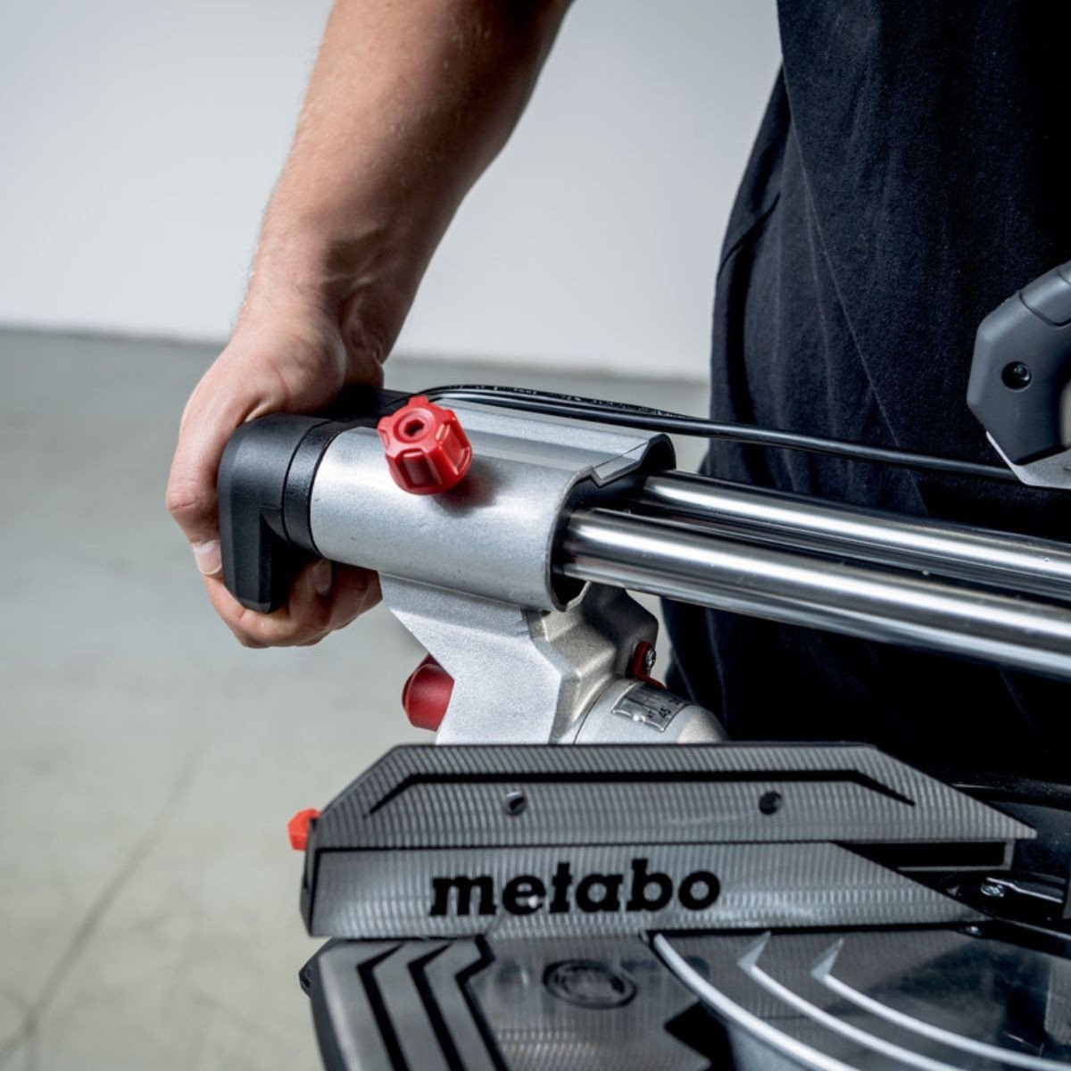 Fierastrau circular stationar cu sanie Metabo KGS 254 M Set, 2 panze circular, debitare inclinata, 4500 rot/min, 220 V