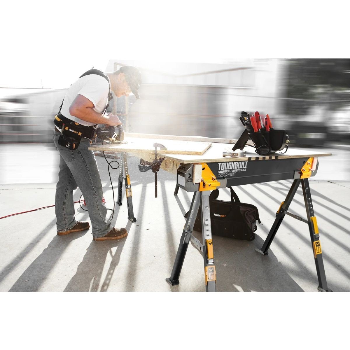 Set banc de lucru ToughBuilt TB-C-700-2, format din doua capre pliabile, reglabile pe inaltime, suporti de taiere integrati