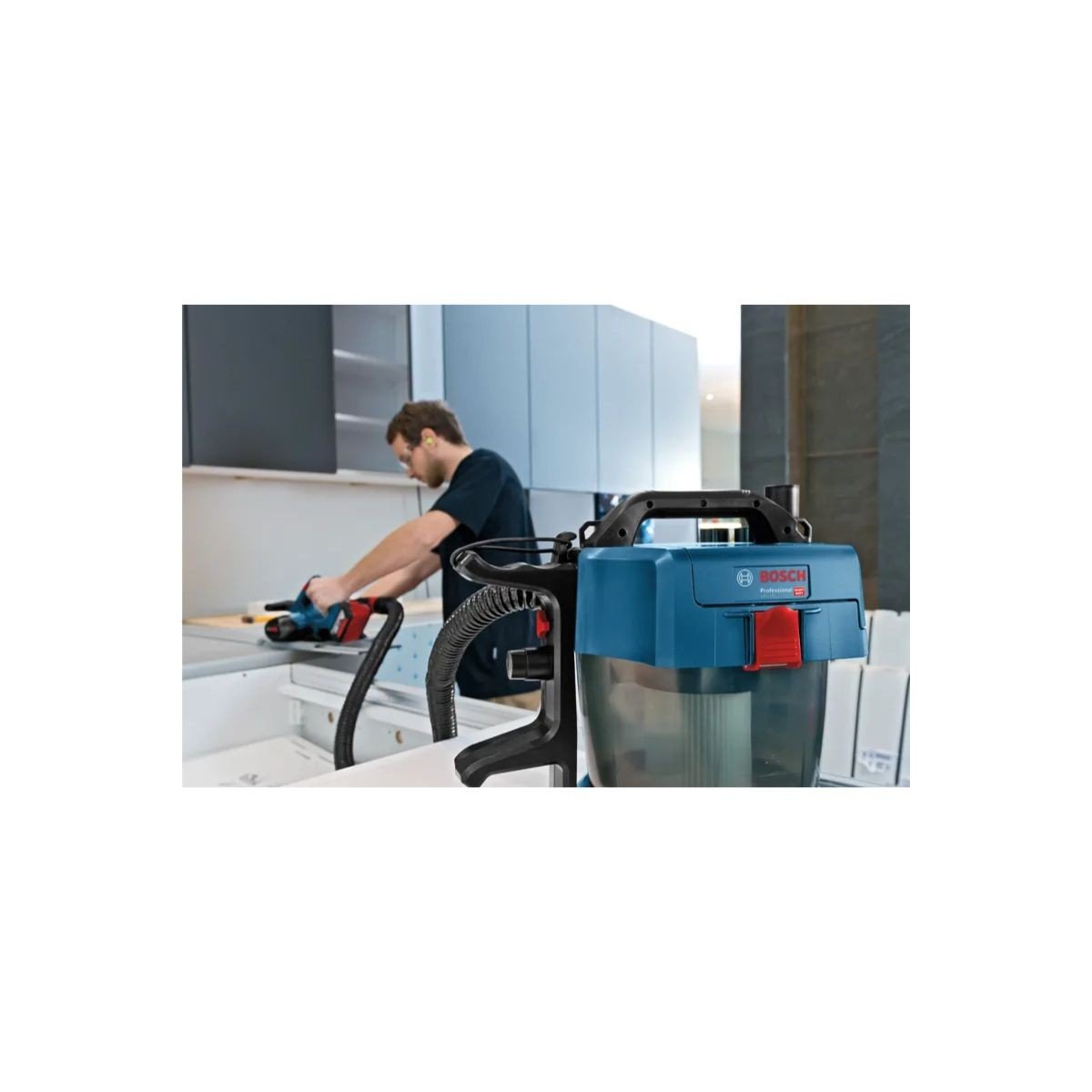 Aspirator umed/uscat Bosch Professional GAS 18V-10 L  fara acumulator 18V si incarcator, cu accesorii, 06019C6302