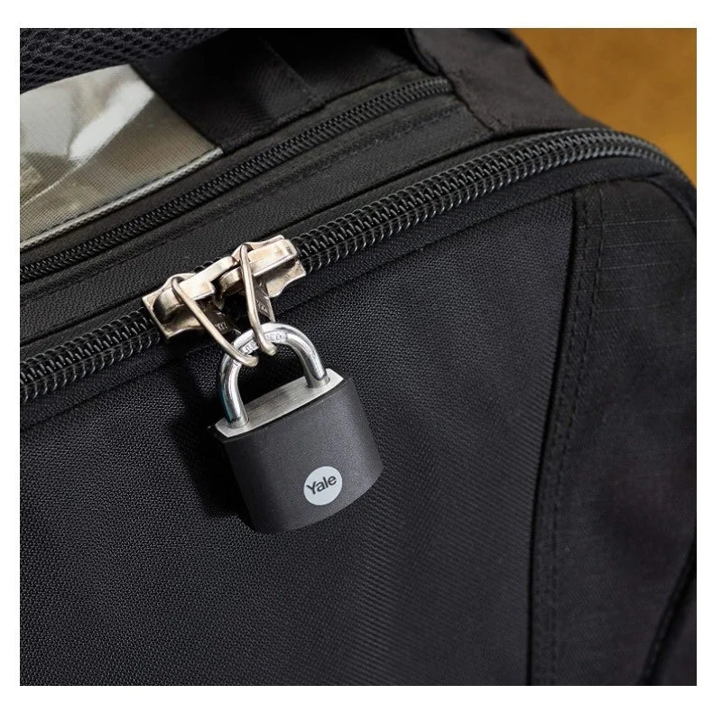 Lacat Yale din aluminiu corp 38 mm, veriga standard, nivel standard de protectie, culoare negru YE3B/38/119/1/BK