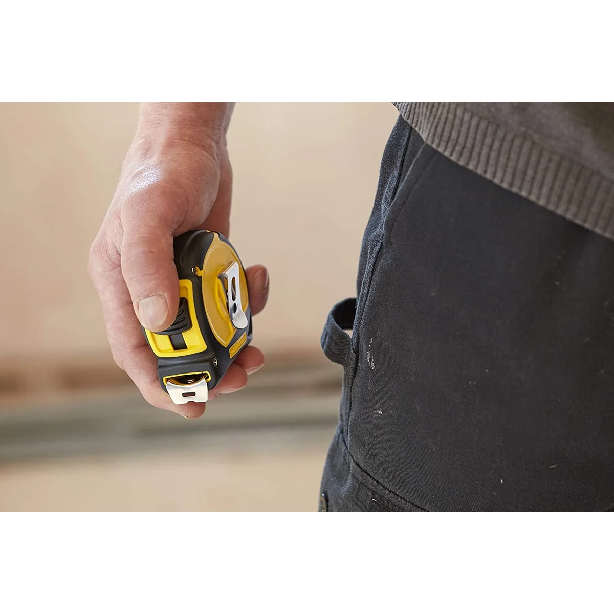 Ruleta cu banda metalica pentru masurare, STANLEY Tylon, cu blocare si carlig, 5 metri, 1-30-697