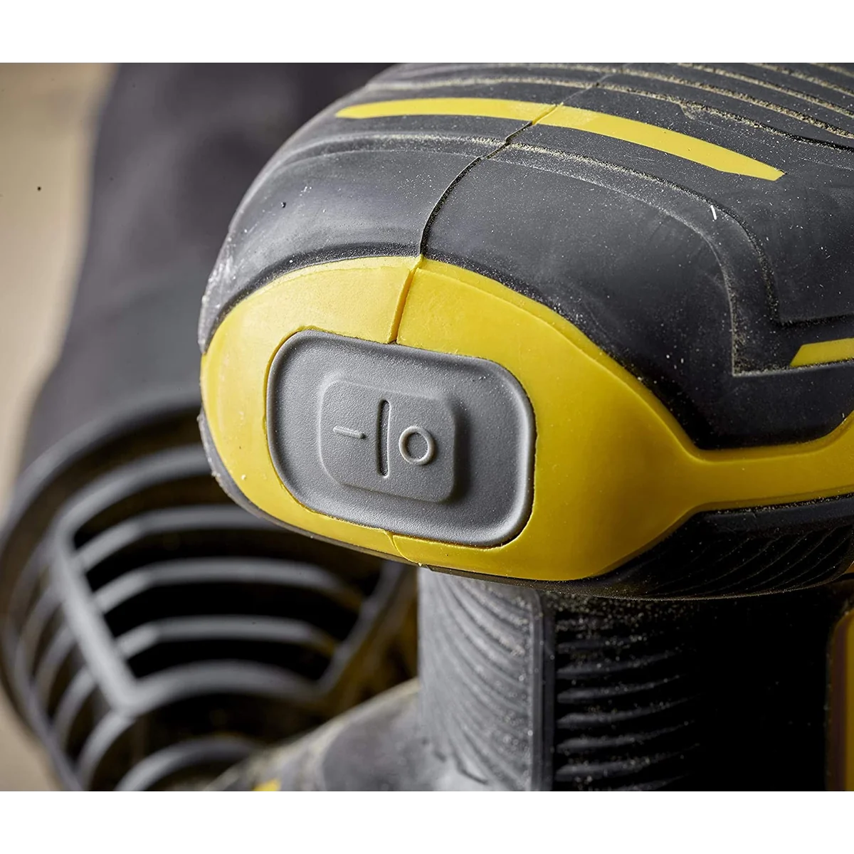 Slefuitor cu excentric STANLEY FATMAX V20 cu acumulator 18V 1x2.0 Ah si incarcator SFMCW220D1S-QW