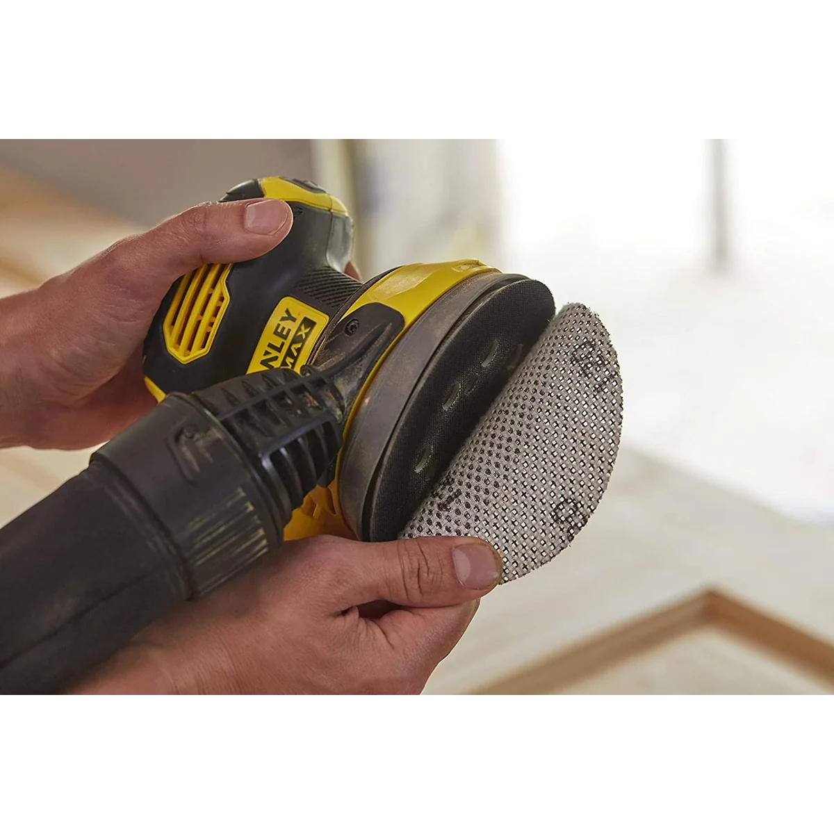 Slefuitor cu excentric STANLEY FATMAX V20 cu acumulator 18V 1x2.0 Ah si incarcator SFMCW220D1S-QW