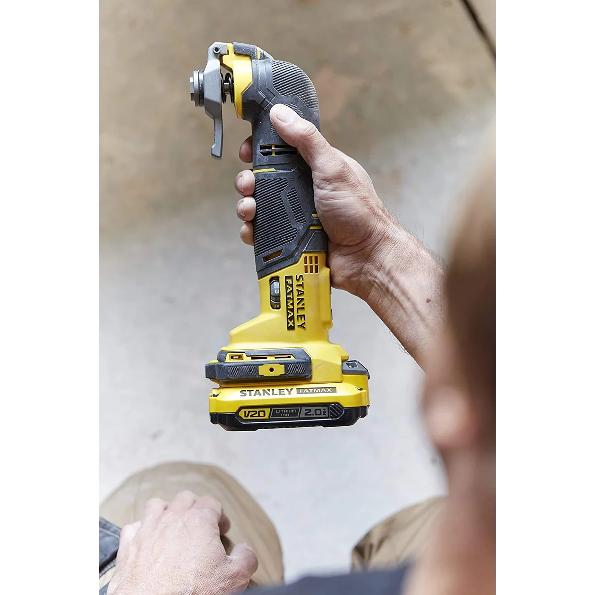 Unealta multifunctionala STANLEY FATMAX V20 cu 2 acumulatori 18 Volti 2 Ah SFMCE500D2K-QW