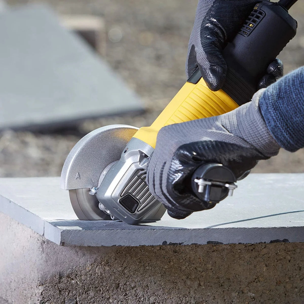 Polizor unghiular STANLEY FATMAX 220 Volti 850 Wati disc 115 mm 12000 rotatii/minut FMEG210K-QS