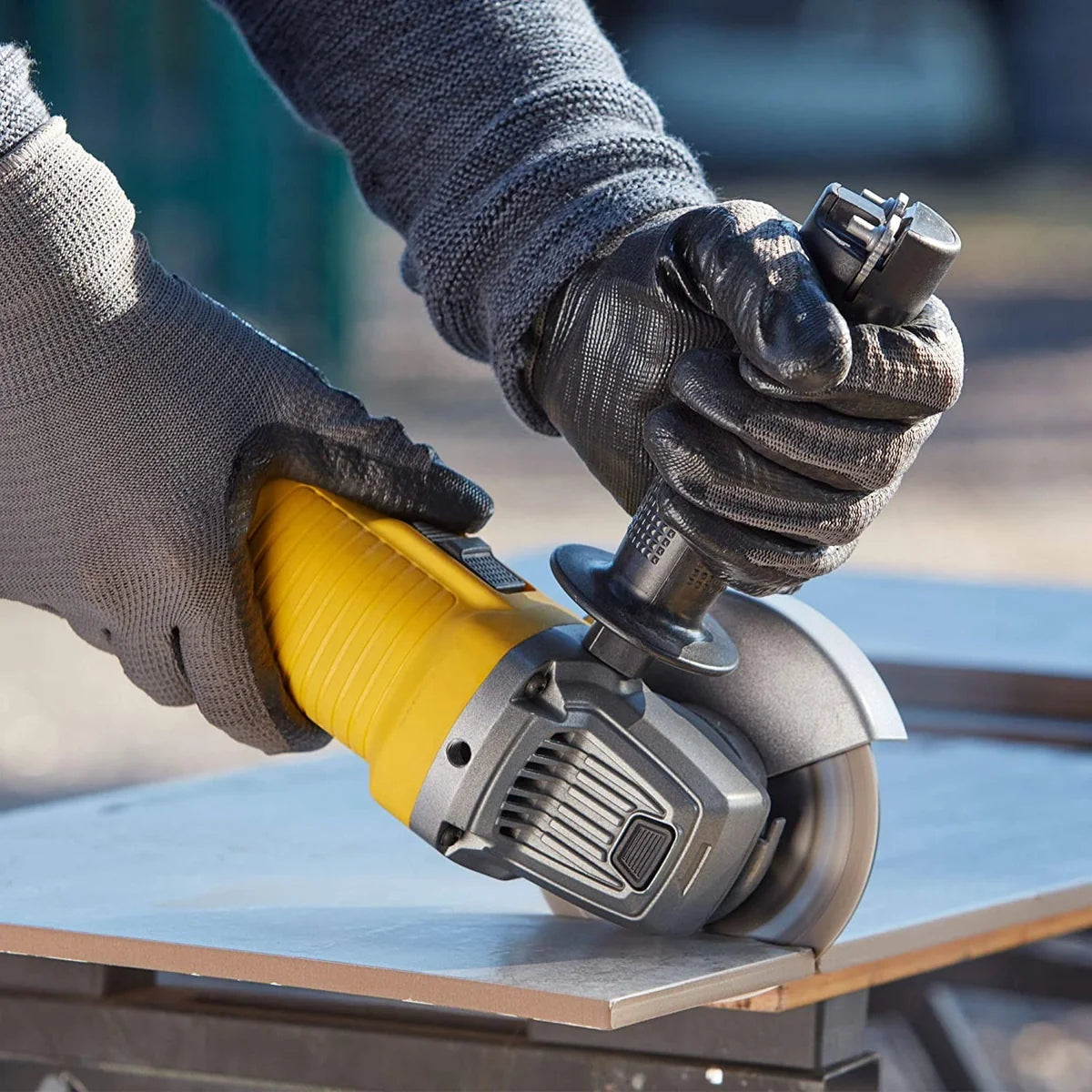 Polizor unghiular STANLEY FATMAX 220 Volti 850 Wati disc 115 mm 12000 rotatii/minut FMEG210K-QS