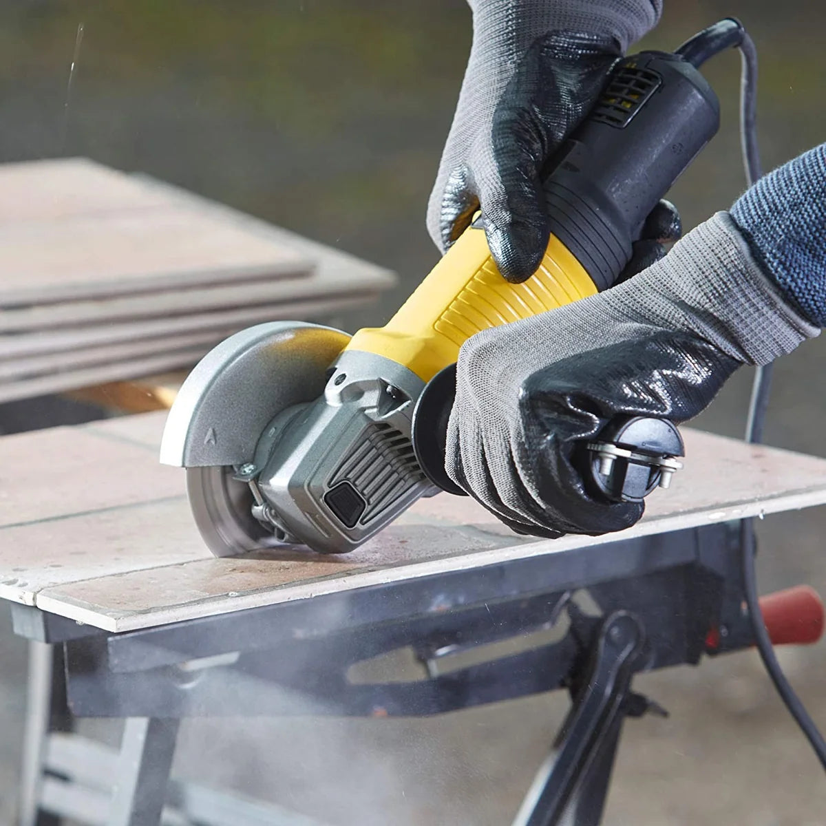 Polizor unghiular STANLEY FATMAX 220 Volti 850 Wati disc 115 mm 12000 rotatii/minut FMEG210K-QS