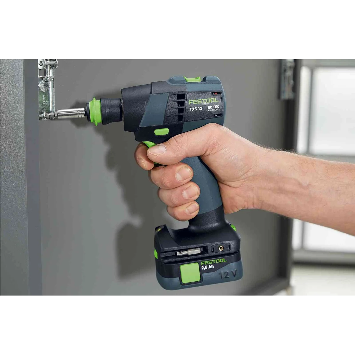 Masina de gaurit si insurubat FESTOOL TXS 12 V 2.5 Ah set cu 2xAcumulatori BP 12 Li+Incarcator+Systainer 576874