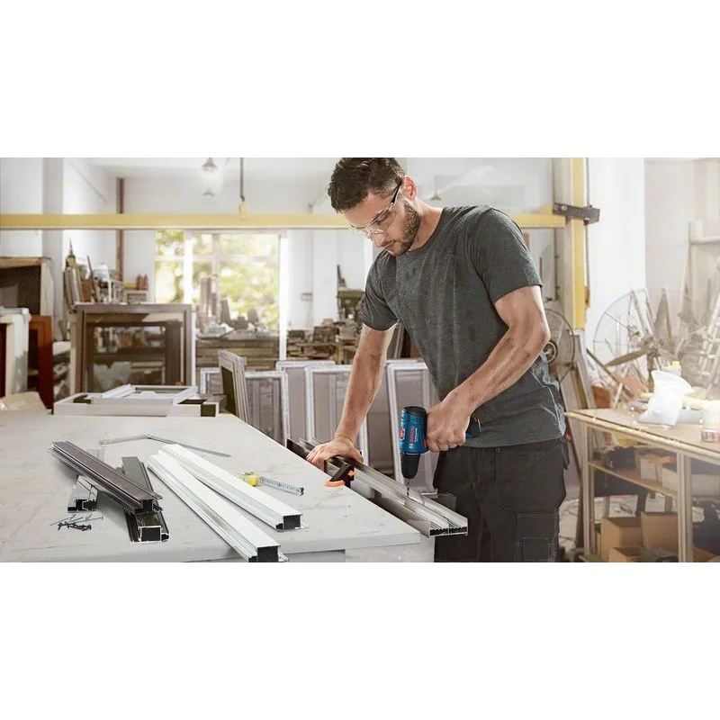 Masina de gaurit si insurubat Bosch Professional GSR 120 Li cu 2 acumulatori de 2 Ah si valiza profesionala (06019G8000)